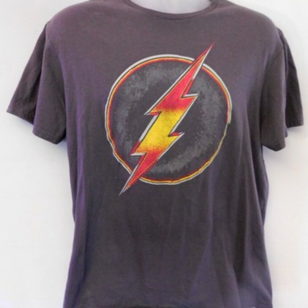 DC Comics The Flash Large T-Shirt - Nice shape!